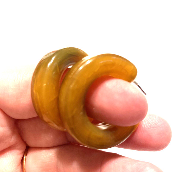 Vintage Chunky Hoop Earrings Pierced Acrylic Lucite Apple Juice Tones Faux Hoops - Picture 6 of 6